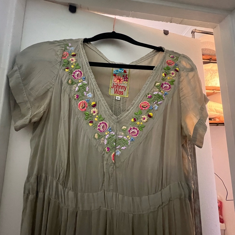 Gorgeous like new Johnny Was embroidered Dress